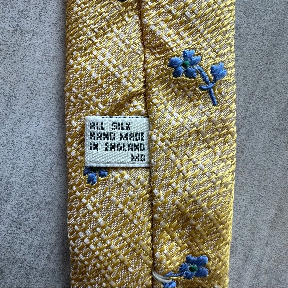 Drakes for Bullock & Jones Elegant Yellow and Blue Silk Tie for Formal Occasions